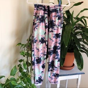 Lululemon Lightweight Pink Navy Green Camo Joggers